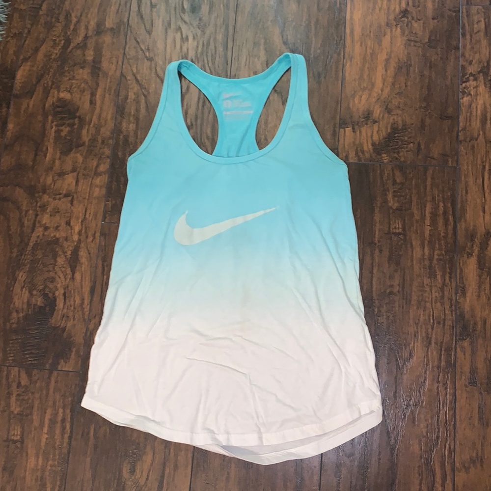 Nike tank top ombré.
